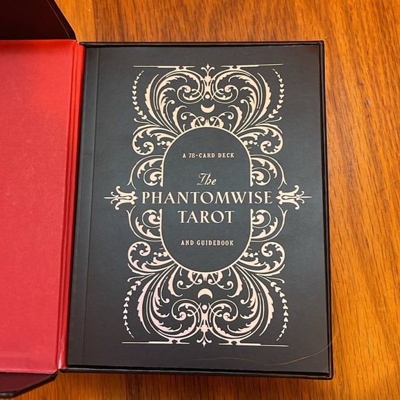 The Phantomwise Tarot Deck and Guidebook - Picture 7 of 9
